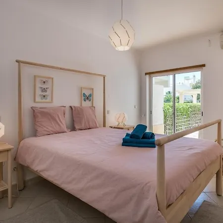 Apartman Swimming Pool Delight In By Innkeeper *